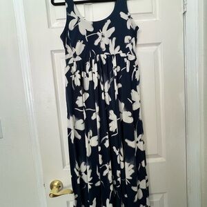 Simply Vera Vera Wang Navy and White Floral Dress